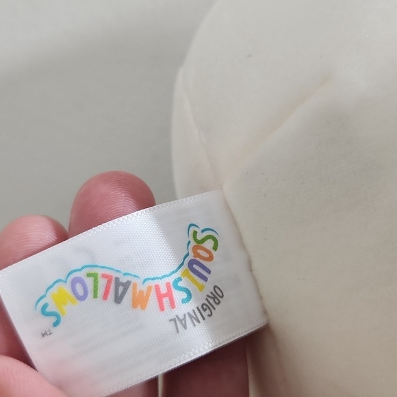 Squishmallows Ronnie the Cow 8 inch - Picture 7 of 9